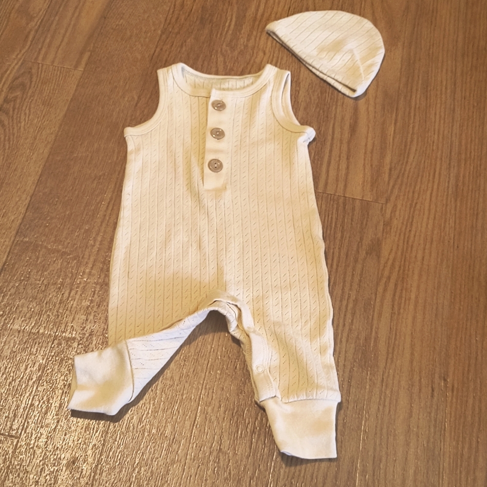 Newborn jumper & hat set